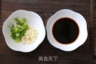 黄瓜干豆腐拌豆芽的做法步骤：2