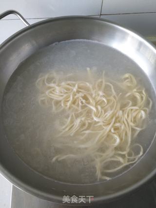 青椒肉丝盖浇面的做法步骤:7