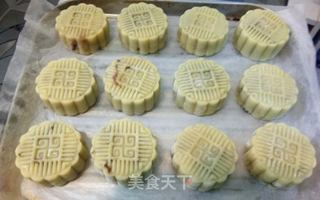 豆沙蛋黄月饼的做法步骤:7