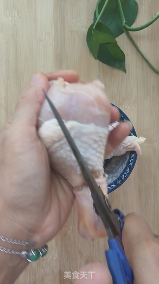 奥尔良鸡腿排的做法步骤：1
