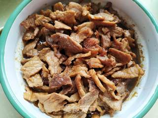 丝瓜肉丝面的做法步骤:2