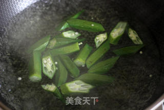秋葵蒜蓉意面的做法步骤：2