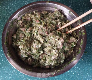 芹菜猪肉水饺的做法步骤:6