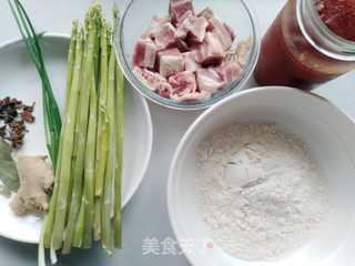 牛肉手擀面的做法步骤：1