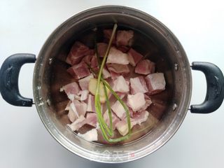 牛肉手擀面的做法步骤:2