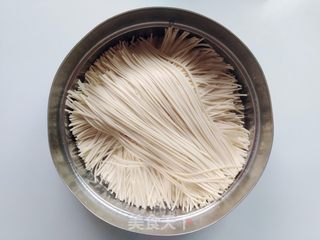 三丝冷面的做法步骤:2