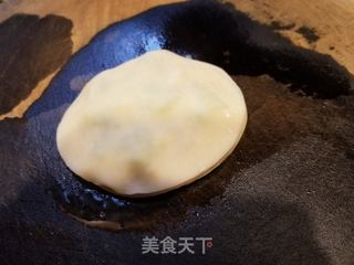 饺子皮葱油饼的做法步骤：5