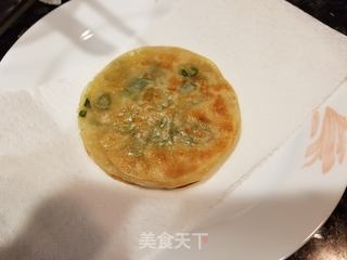 饺子皮葱油饼的做法步骤:9