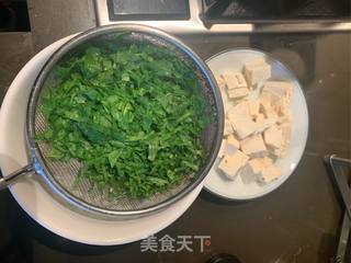 荠菜豆腐羹的做法步骤：2