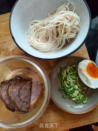 牛肉面的做法步骤:2