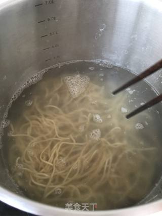“面条”麻酱拌面的做法步骤:3