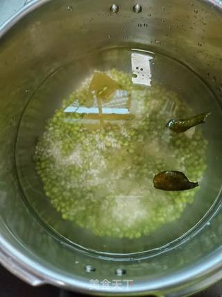 绿豆洋薏仁粥的做法步骤:3