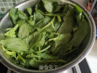凉拌菠菜的做法步骤：1