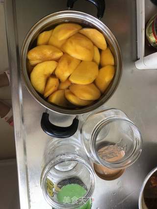 黄桃罐头的做法步骤:7
