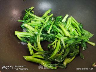 排骨青菜鸡蛋面的做法步骤：5