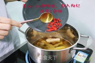 沙参玉竹百合红糖水的做法步骤：4