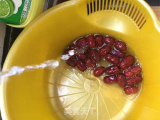银耳莲子羹的做法步骤：9