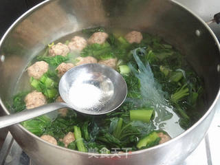 小白菜粉丝肉丸汤的做法步骤:7