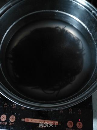 凉拌蕨根粉的做法步骤:2