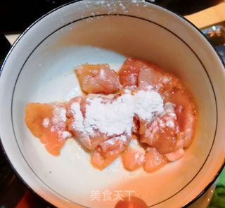 鲜美野松菌豆腐肉片汤的做法步骤：5
