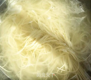 木耳鸡蛋打卤面的做法步骤：4
