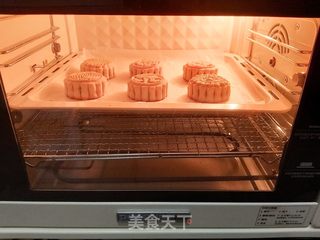 广式五仁月饼的做法步骤:12