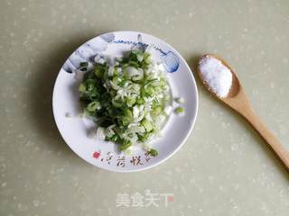 葱花油饼的做法步骤:2