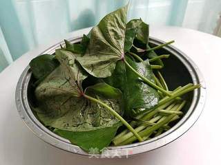 红薯叶汤的做法步骤：1