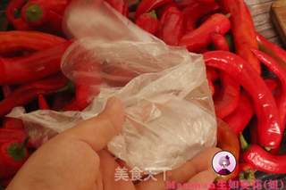 遇上一个爱吃辣的老公怎么办,那就给他做一桶蒜蓉辣酱吧的做法步骤:4