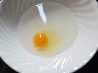 葱花鸡蛋饼的做法步骤:2