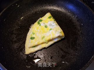 葱花鸡蛋饼的做法步骤:9