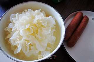 银耳牛肉肠水果沙拉的做法步骤:2