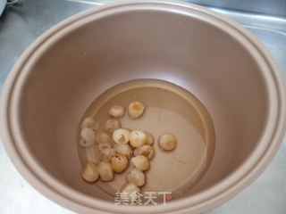 马蹄桂圆银耳羹的做法步骤：4