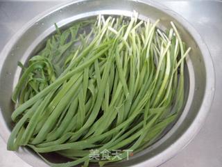 韭菜香菇猪肉馅水饺的做法步骤：2