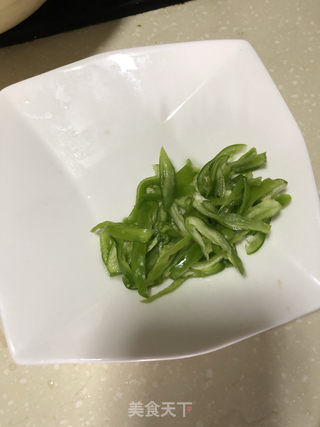 嫩椒黄菌菇的做法步骤：2