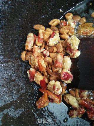 香酥辣椒花生的做法步骤:7