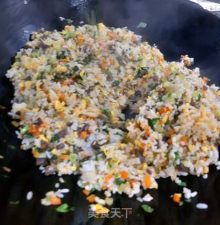 什景牛肉粒炒饭的做法步骤:8