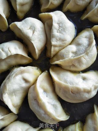 羊肉冬瓜玉米面煎饺的做法步骤:8