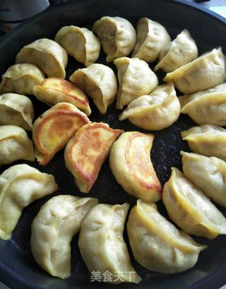 羊肉冬瓜玉米面煎饺的做法步骤:10