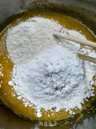 电饭煲南瓜红豆发糕的做法步骤:3