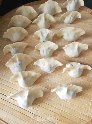 茄子肉馅饺子的做法步骤:7