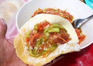 丝瓜胡萝卜肉末包子的做法步骤:12