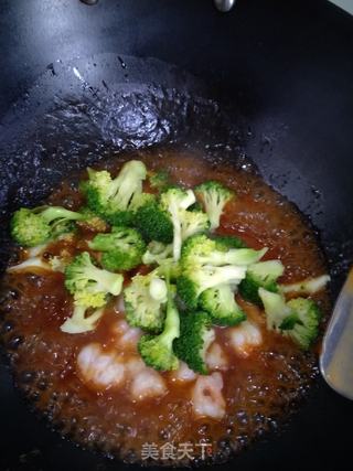 茄汁西兰花虾球的做法步骤:7