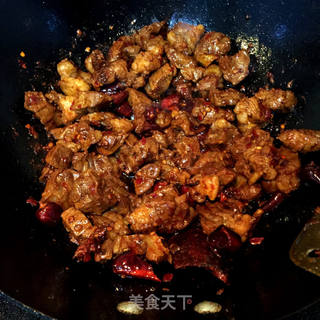 红烧牛肉面，小美的美食的做法步骤：3