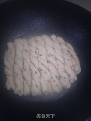 水煎椒盐培根花卷的做法步骤:11