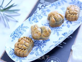 黑麦陈皮豆沙月饼的做法步骤:10