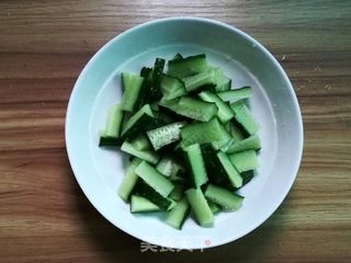 榨菜青瓜肉片汤的做法步骤:3