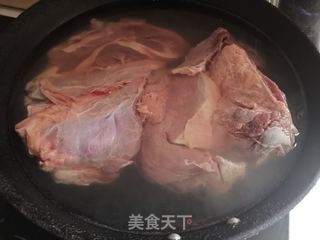 牛牛的减脂餐—减脂卤牛腱的做法步骤：1