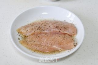 凉拌鸡胸肉意面的做法步骤：2