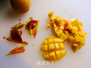 黄桃果汁的做法步骤:2